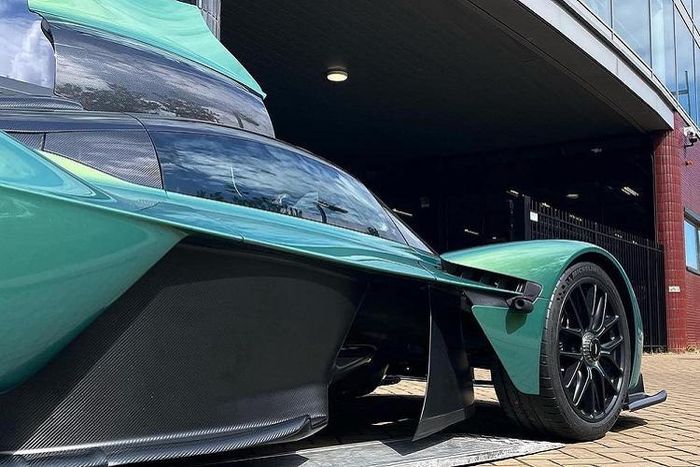 Chi tiết siêu xe Aston Martin Valkyrie hơn 73 tỷ đồng ngoài đời thực - ảnh 4
