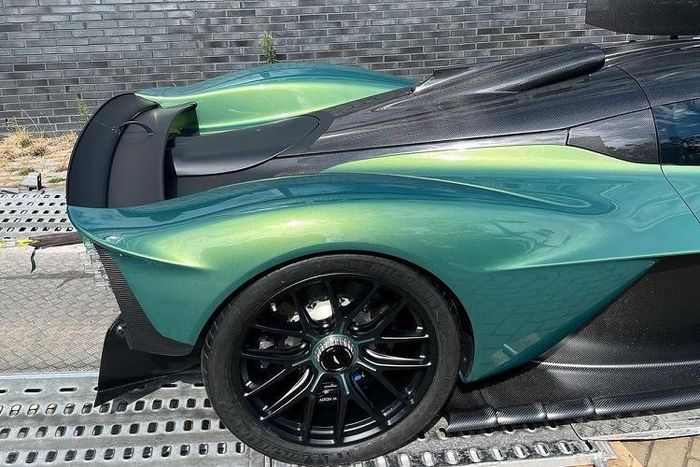 Chi tiết siêu xe Aston Martin Valkyrie hơn 73 tỷ đồng ngoài đời thực - ảnh 5