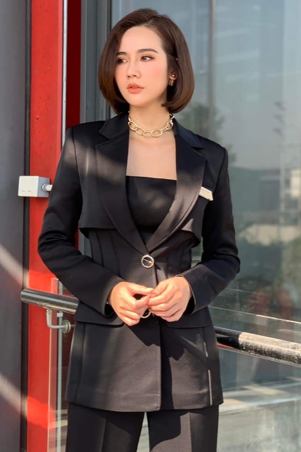 Gu thời trang đặc biệt của “boss” Vân Trang “Thương ngày nắng về”: Mê mệt màu trắng - ảnh 9