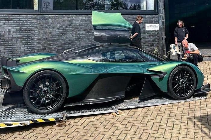 Chi tiết siêu xe Aston Martin Valkyrie hơn 73 tỷ đồng ngoài đời thực - ảnh 2