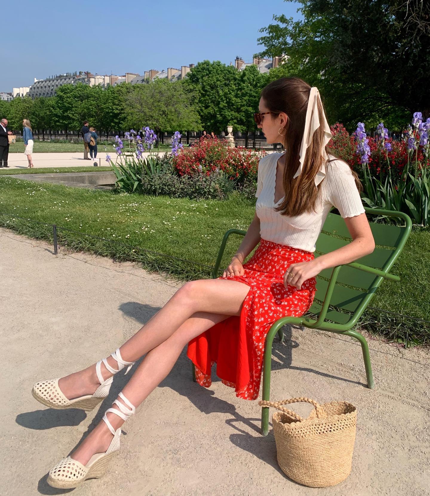 4 kiểu chân váy làm nên phong cách sang trọng của phụ nữ Pháp - ảnh 7