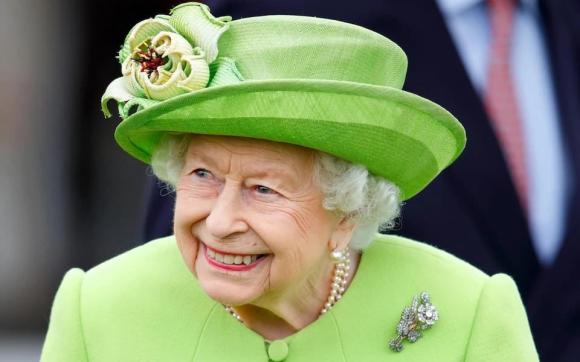 Gần 100 tuổi nhưng Nữ hoàng Anh vẫn có làn da đẹp ''mê người'', và đây là bí kíp của bà - ảnh 4