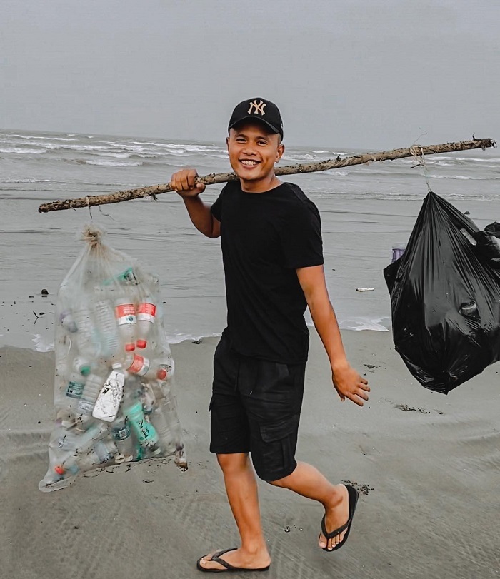 Chàng trai đi bộ xuyên Việt hơn 2 năm: Xin việc đổi đồ ăn và chỗ ngủ - ảnh 5