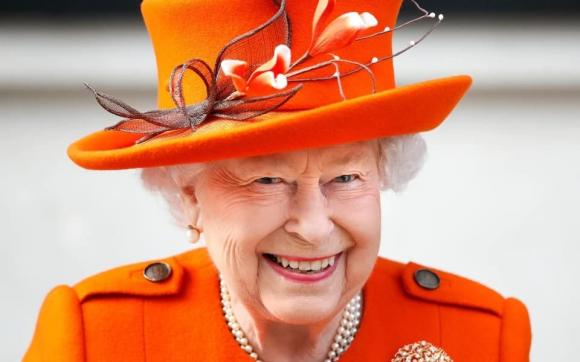 Gần 100 tuổi nhưng Nữ hoàng Anh vẫn có làn da đẹp ''mê người'', và đây là bí kíp của bà - ảnh 6