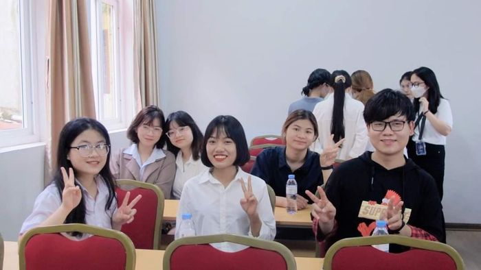 Trượt đại học, nữ sinh Hà Nội tự rèn tiếng Trung, giành học bổng trường top đầu Thượng Hải - ảnh 3