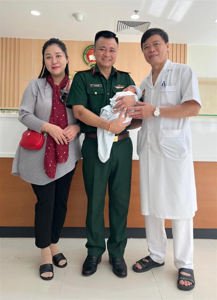 Vợ Tự Long giảm cân sau sinh kỷ lục: 'Bay' 19kg sau 19 ngày sinh con lần 3 - ảnh 1
