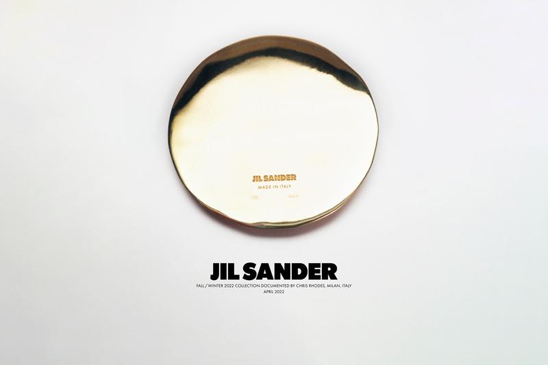 Jil Sander hấp dẫn và kỳ lạ trong chiến dịch mới nhất - ảnh 1