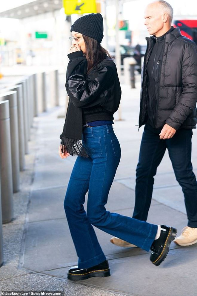 Muôn kiểu quần jeans được các siêu mẫu quốc tế sắm về tủ đồ - ảnh 6