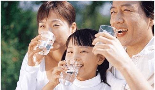 Uống nước khi đang ăn có ảnh hưởng đến chức năng tiêu hóa không? Chúng ta hãy có một cái nhìn chính xác! - ảnh 3