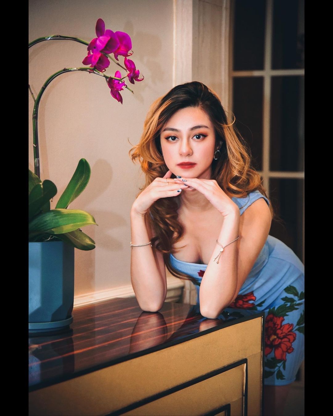 Nữ thạc sĩ Hong Kong tự tin khoe vết sẹo dài 1 thước ở bụng khi đi thi hoa hậu - ảnh 2