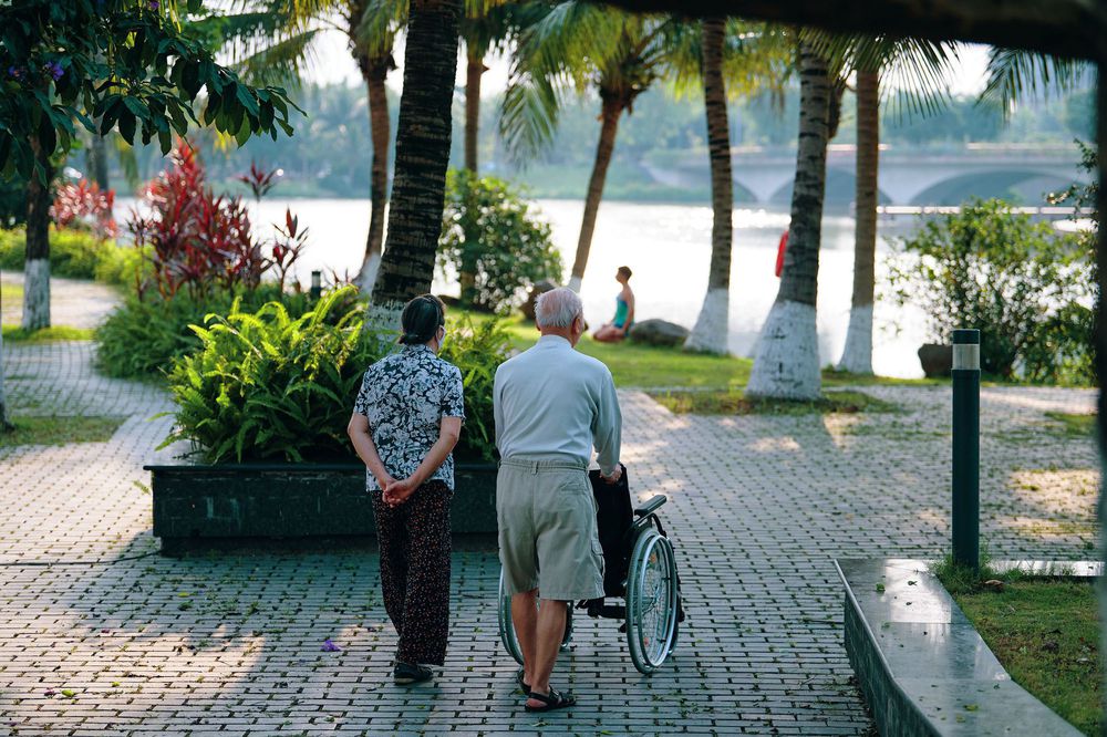 Người Việt chỉ sống khỏe tới 64 tuổi, dù tuổi thọ trung bình hơn 73 tuổi - ảnh 1