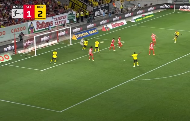 Thần đồng rực sáng, Dortmund dẫn đầu Bundesliga - ảnh 9