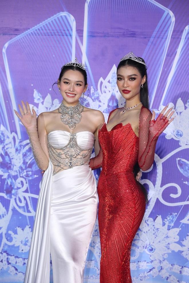 Á hậu Kiều Loan trang điểm già chát chúa ở Miss World Vietnam - ảnh 3