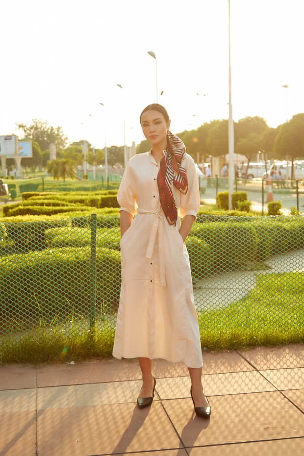 Á hậu Thủy Tiên gây ấn tượng bởi loạt váy áo thanh lịch, trang nhã tại Ấn Độ - ảnh 2
