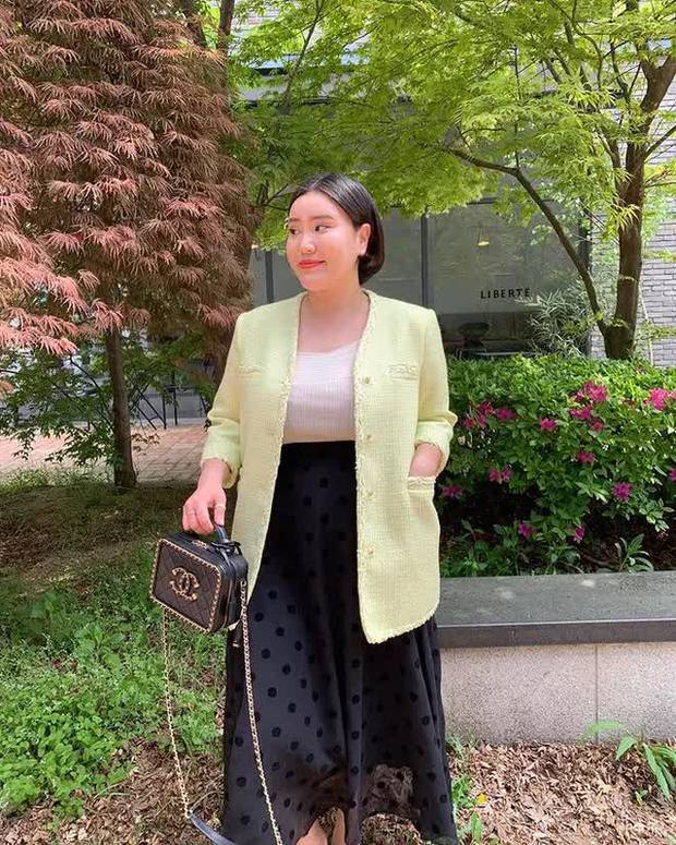 Bí quyết mặc đẹp của nàng blogger người Hàn khi sở hữu thân hình mũm mĩm - ảnh 1