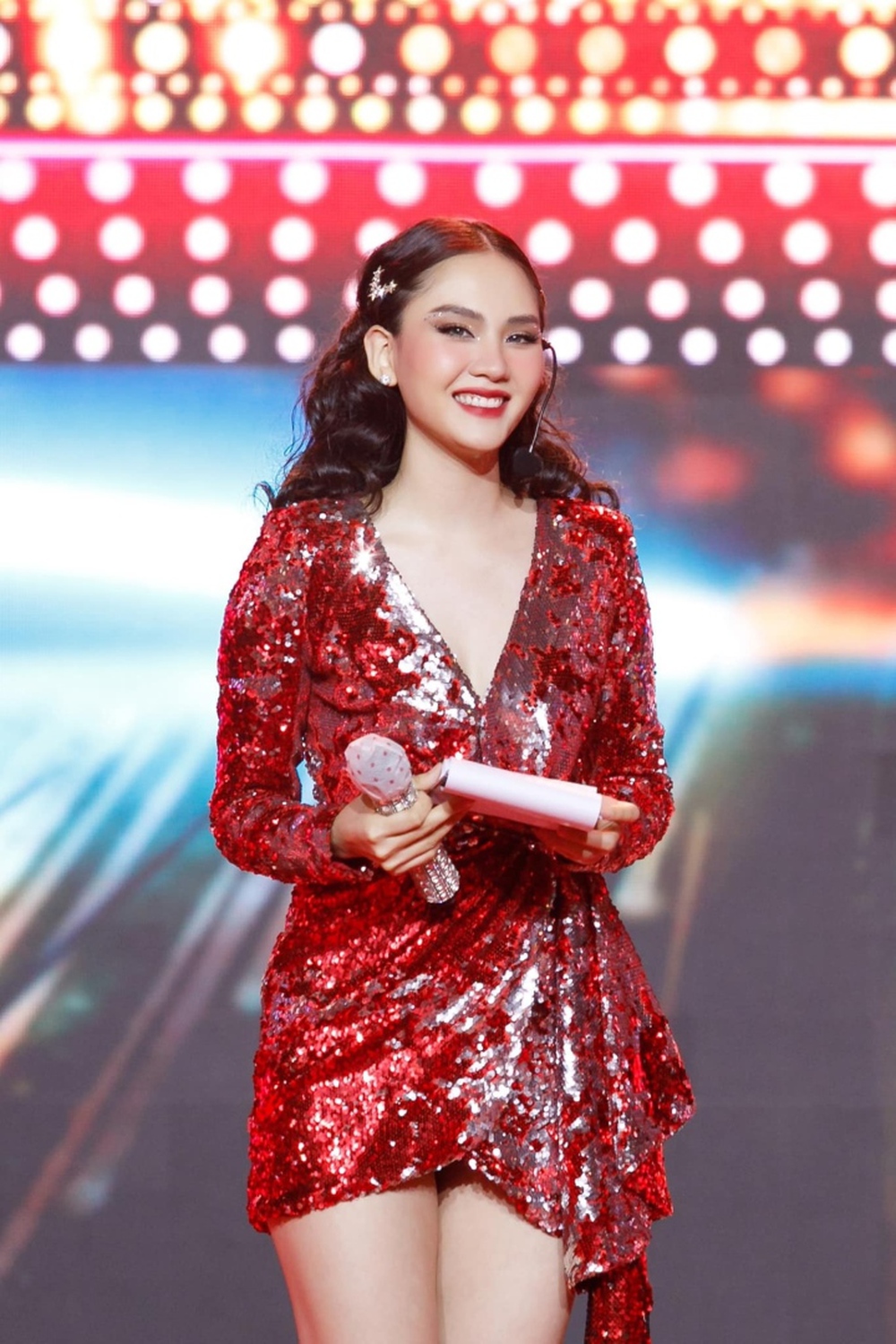 Sắc vóc cùng học vấn đáng nể của tân Hoa hậu Thế giới Việt Nam 2022 - ảnh 4