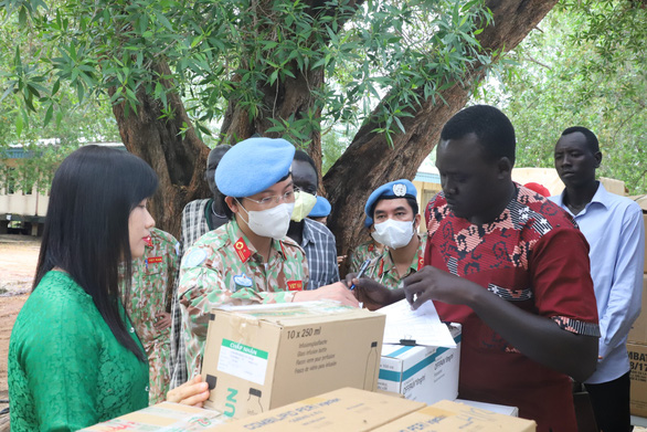 Khám, cấp phát thuốc miễn phí cho 200 người dân Nam Sudan chịu ảnh hưởng mưa lũ - ảnh 2