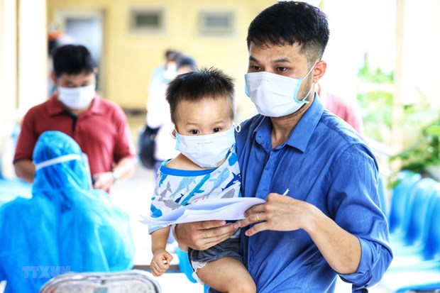 TP Hồ Chí Minh: Trẻ em nhập viện do COVID-19 tăng, Sở Y tế khuyến cáo nên tiêm vaccine cho trẻ - ảnh 1
