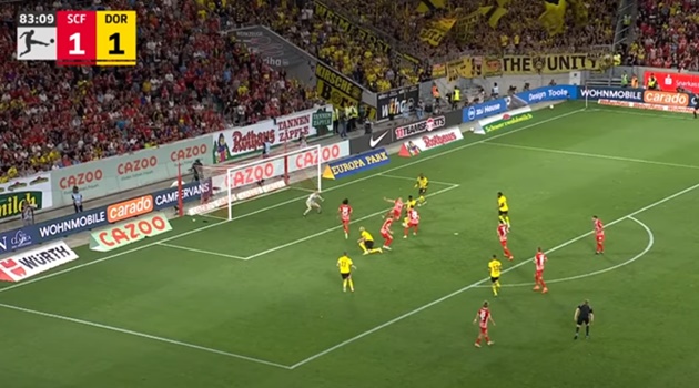Thần đồng rực sáng, Dortmund dẫn đầu Bundesliga - ảnh 7
