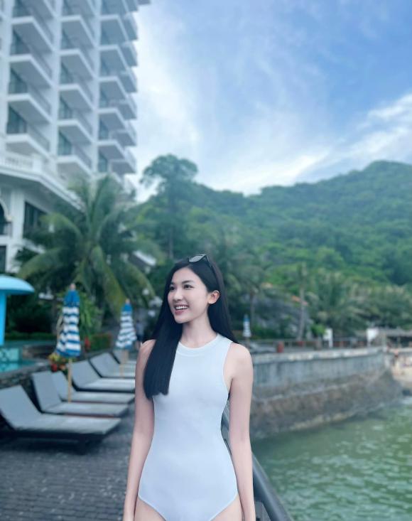 Mỹ nhân Việt lên đồ bikini, áo tắm nóng bỏng mắt khiến dân tình ''u mê'' không lối thoát - ảnh 17
