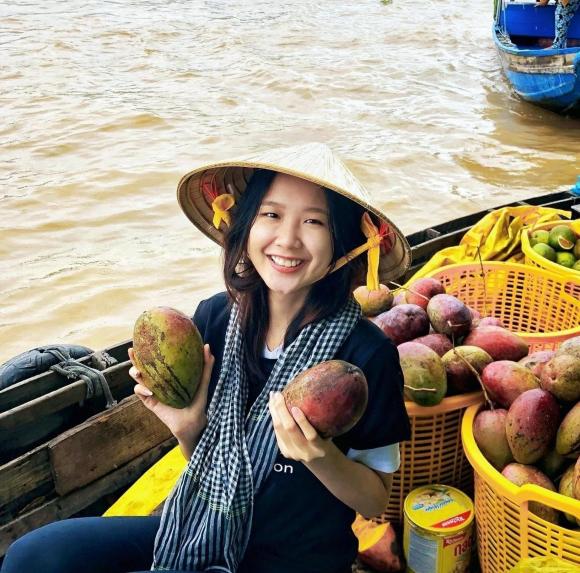 Phong cách đời thường cực đa dạng của Á hậu 1 Miss World Việt Nam 2022: Từ bánh bèo nhẹ nhàng đến cá tính và nổi loạn đều có đủ - ảnh 11