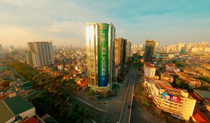 VPBank lập kỷ lục Việt Nam khi in tên hơn 10.000 cán bộ lên tòa nhà - ảnh 1