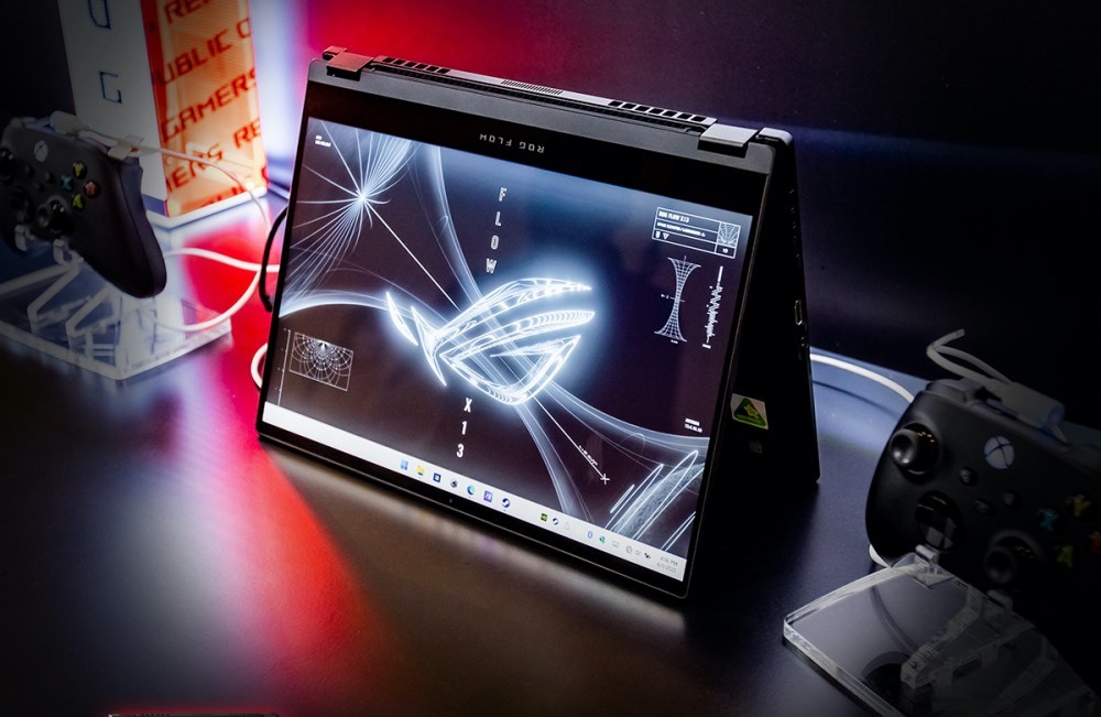 Laptop chơi game hai màn hình của Asus ROG có giá bán 95,99 triệu đồng - ảnh 3