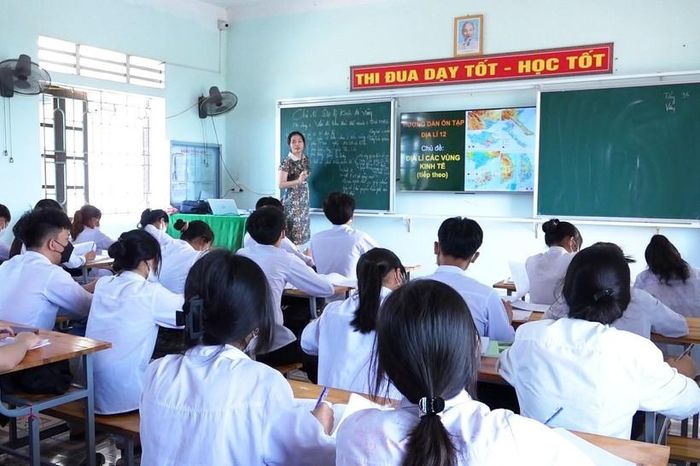 Hà Tĩnh: Điều động 85 giáo viên đi ‘biệt phái’ - ảnh 1