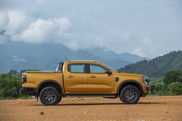 Ford Ranger 2023 ra mắt Việt Nam: Giá từ 658 triệu đồng, thay đổi toàn diện - ảnh 2