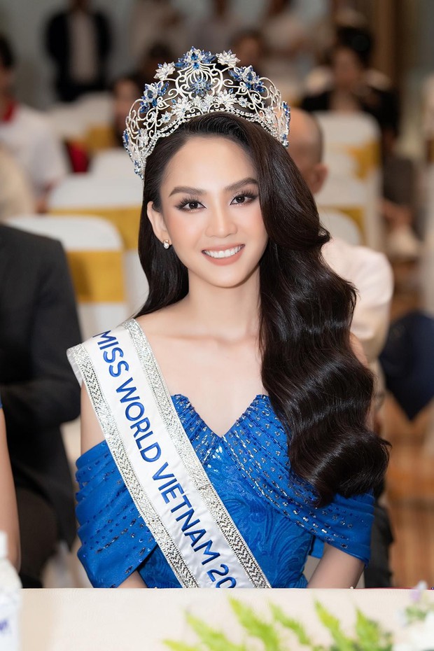 Nhan sắc xinh đẹp hút hồn của top 3 Miss World Vietnam 2022 tại sự kiện đầu tiên sau đăng quang - ảnh 2