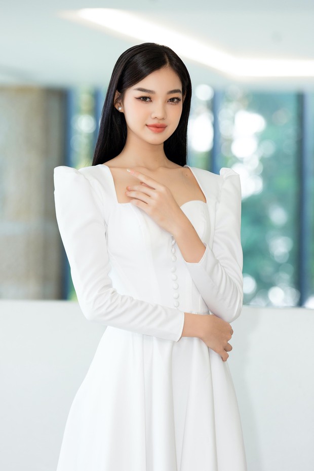Nhan sắc xinh đẹp hút hồn của top 3 Miss World Vietnam 2022 tại sự kiện đầu tiên sau đăng quang - ảnh 13