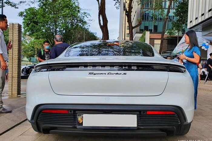 Lý do Porsche Taycan tại Việt Nam có thể giảm tới 700 triệu đồng? - ảnh 4