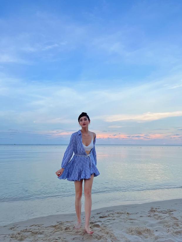 Hoa hậu Lương Thùy Linh khoe sắc vóc quyến rũ trên bãi biển - ảnh 2