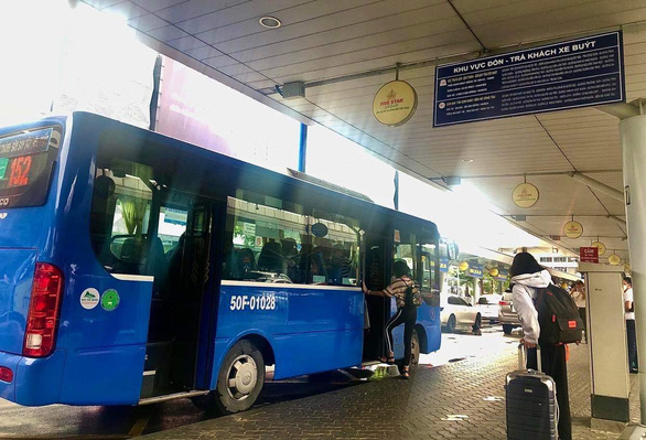 Chuyên gia cho rằng xe buýt phải là phương thức chủ lực để đón khách tại Tân Sơn Nhất - ảnh 2