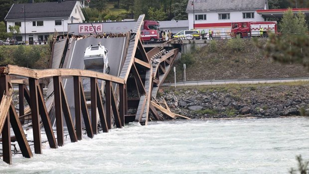 Sập cầu tại miền Nam Na Uy khiến hai ôtô rơi xuống sông - ảnh 1