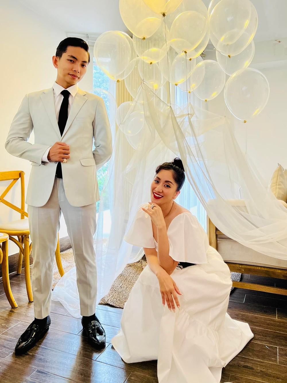 Khánh Thi diện váy cưới 20kg trong hôn lễ với Phan Hiển, lộ diện một khách mời đặc biệt - ảnh 7
