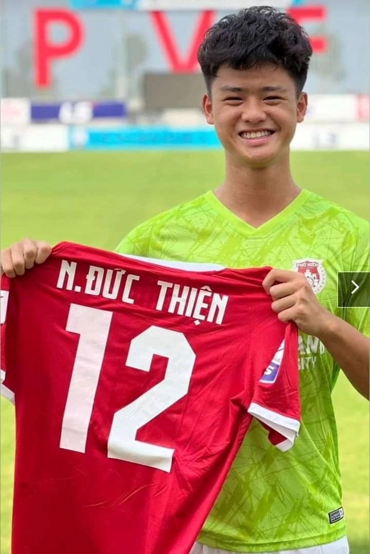 Hai cầu thủ Việt kiều khoác áo Phố Hiến - ảnh 1