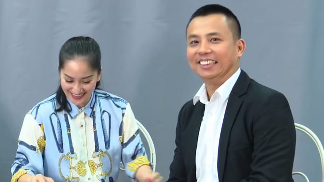 Khánh Thi diện váy cưới 20kg trong hôn lễ với Phan Hiển, lộ diện một khách mời đặc biệt - ảnh 3