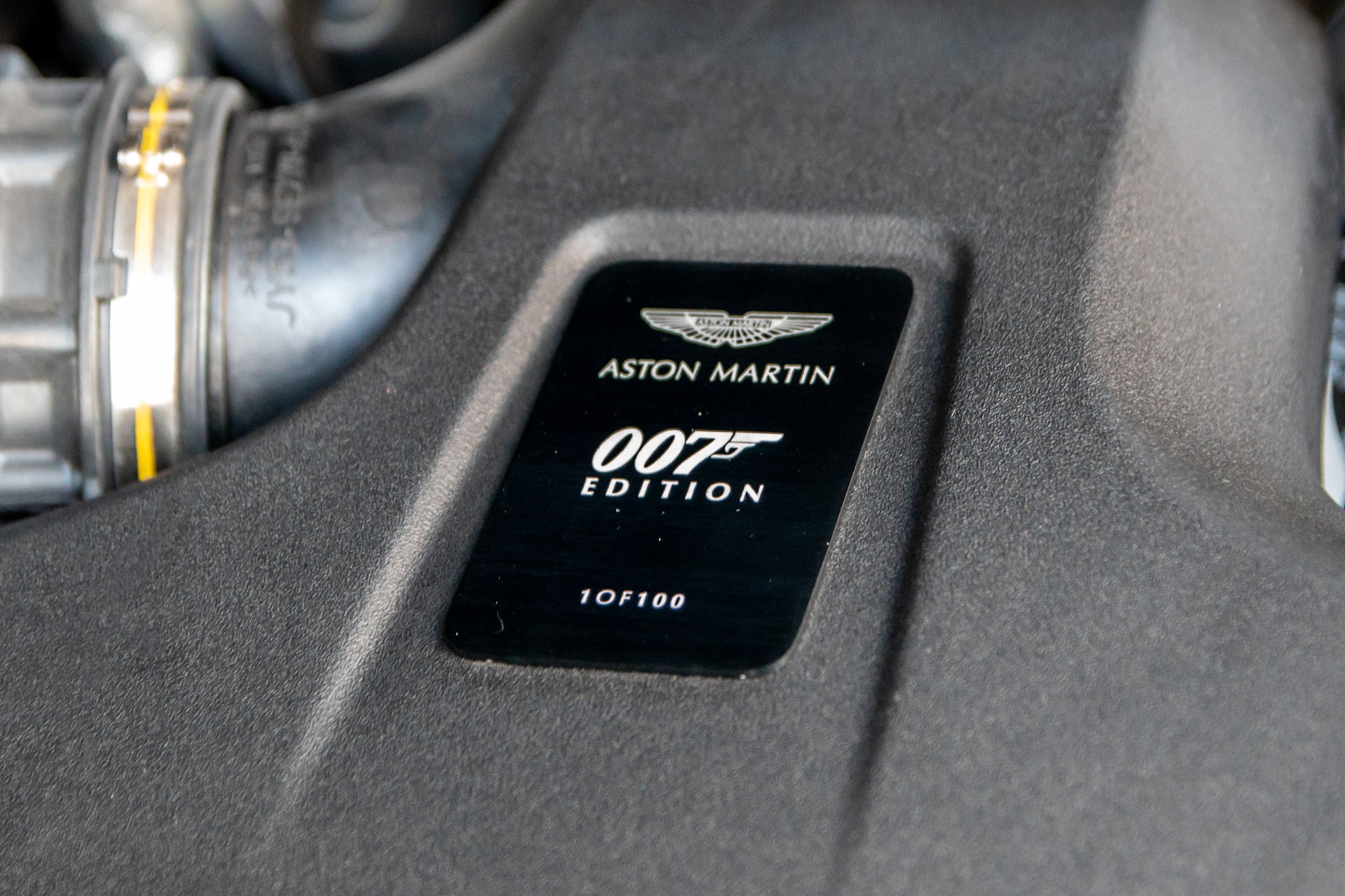 Aston Martin Vantage phiên bản 007 lần đầu lăn bánh tại Việt Nam - ảnh 6