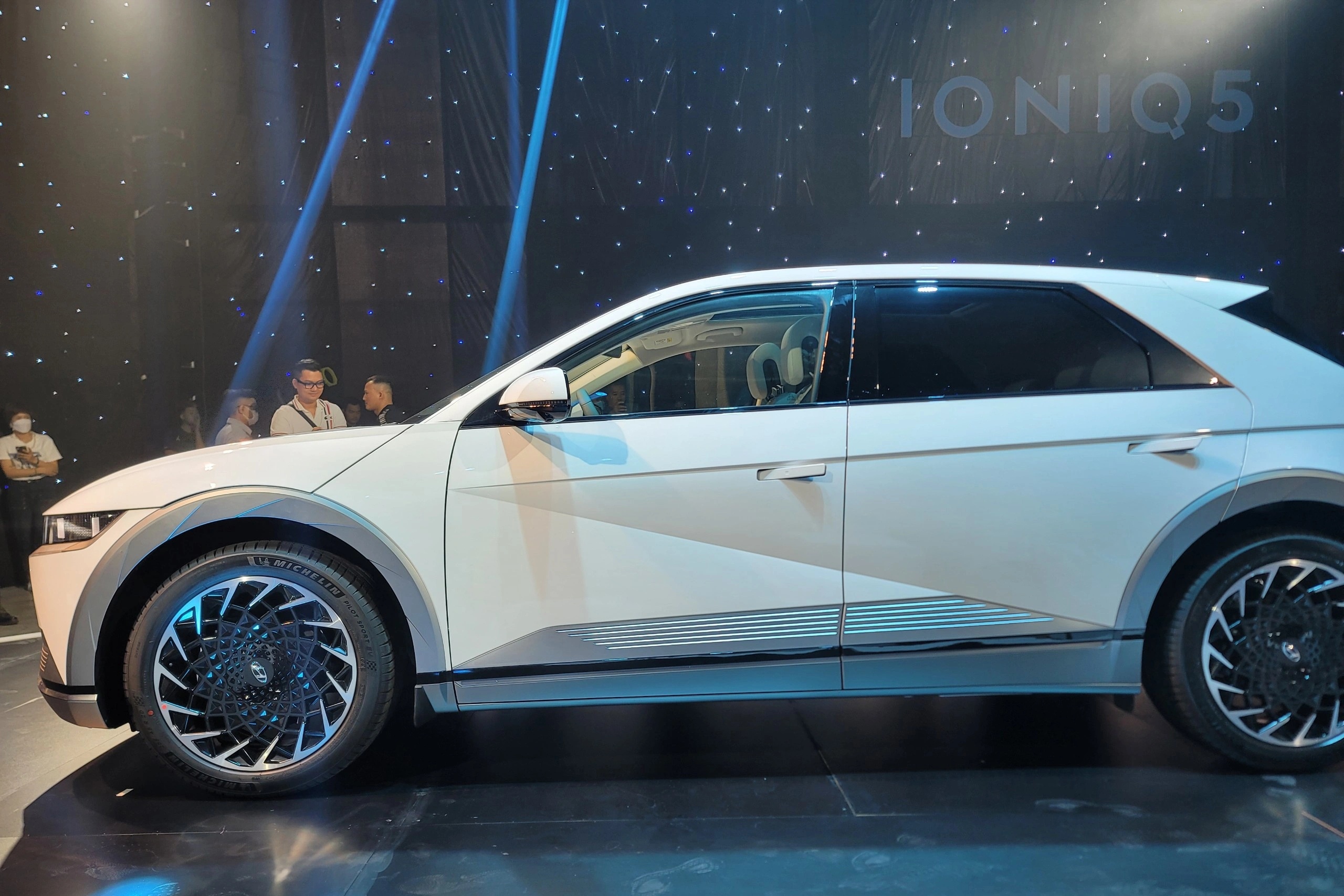 Đại lý Hyundai chào bán Ioniq 5 giá gần 2 tỷ đồng - ảnh 3