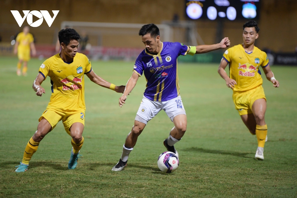 Hà Nội FC vô địch lượt đi V-League 2022: Dấu ấn thủ lĩnh của Văn Quyết - ảnh 4