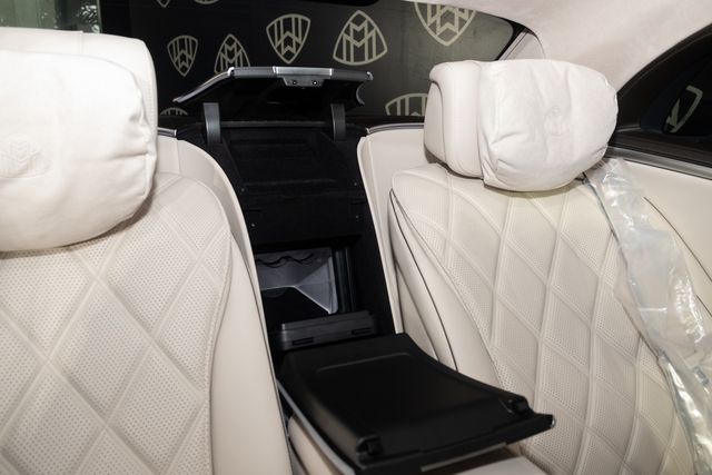 Ngồi thử Mercedes-Maybach S 680 giá 16 tỷ đồng tại Việt Nam: Đóng mở cửa như Rolls-Royce, ghế ông chủ có thể biến thành giường - ảnh 19