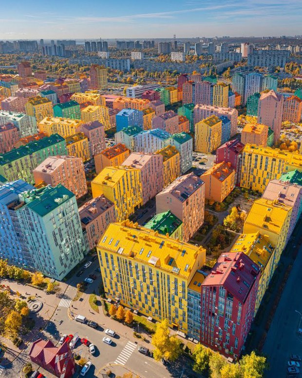 Thị trấn Lego siêu độc lạ sặc sỡ sắc màu, bước vào có cảm giác lạc vào thế giới đồ chơi khổng lồ - ảnh 5