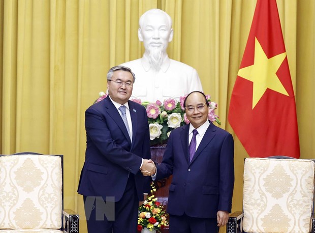Việt Nam luôn coi trọng quan hệ hữu nghị truyền thống với Kazakhstan - ảnh 1