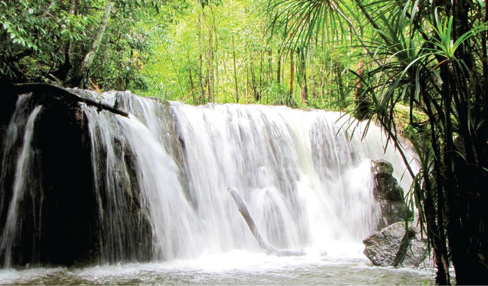 Bốn thác nước tuyệt đẹp của Việt Nam lên tem bưu chính - ảnh 5