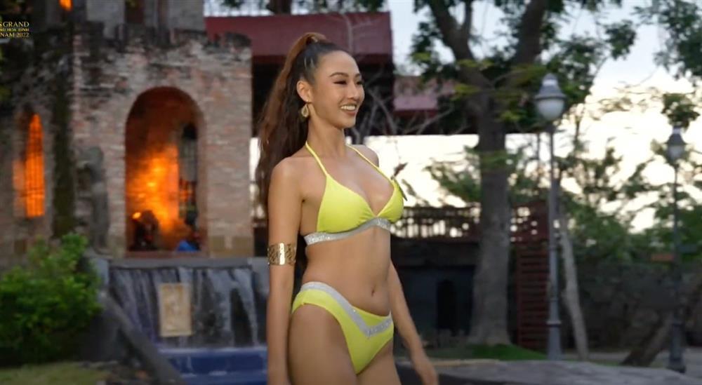Loạt thí sinh Miss Grand Vietnam body èo uột thi áo tắm - ảnh 12