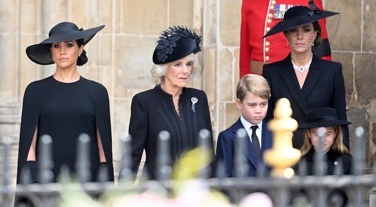 Đằng sau trang phục của Kate và Meghan trong quốc tang Nữ hoàng Anh - ảnh 4