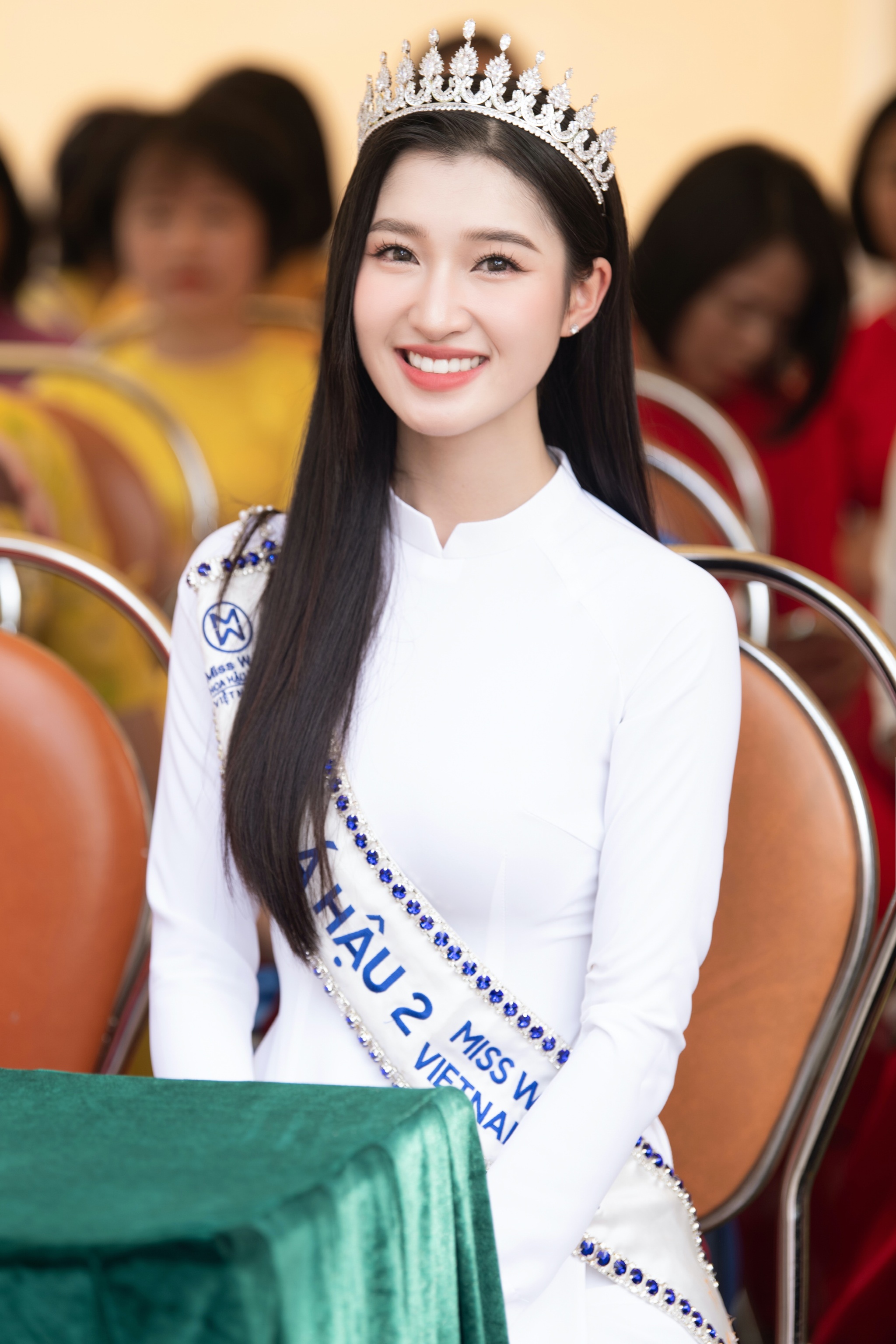 Hoa hậu Ngọc Châu quyến rũ khi mặc váy cưới - ảnh 17