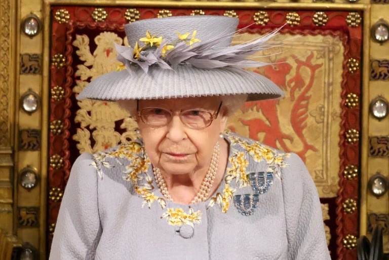 Đằng sau trang phục của Kate và Meghan trong quốc tang Nữ hoàng Anh - ảnh 12