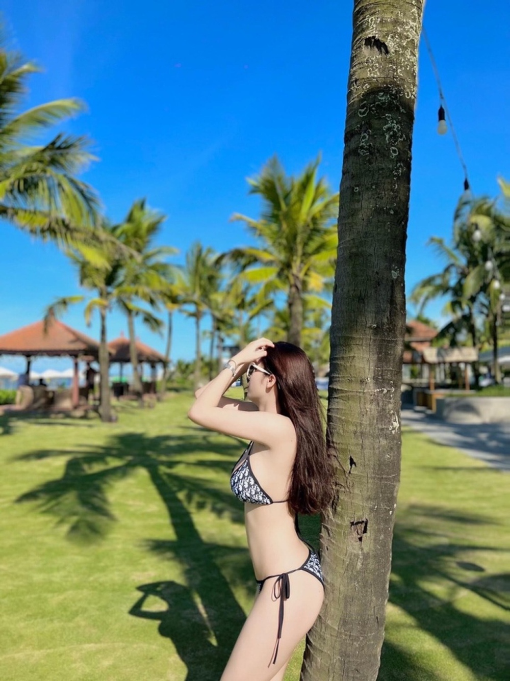 Nữ tuyển thủ Việt Nam tung ảnh bikini quyến rũ gây sốt mạng xã hội - ảnh 2